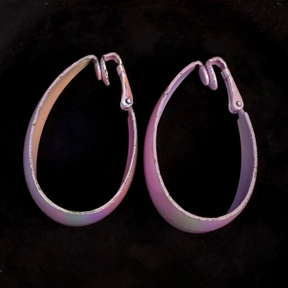 Vintage lightweight, pinkish, purple clip on earrings